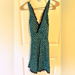 Torrid Wireless Mid Lace Trimmed Swim Dress with Brief mermaid print size 0